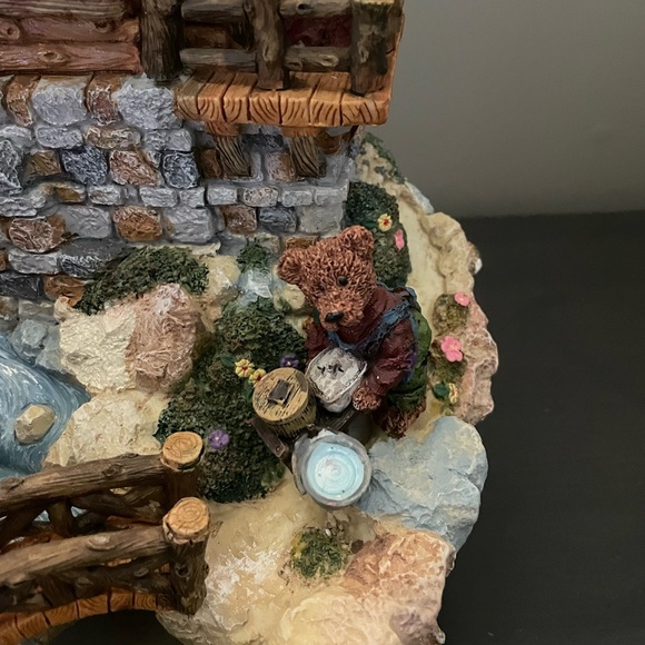 Boyd’s Bear indoor cottage core water fountain - Picture 2 of 3